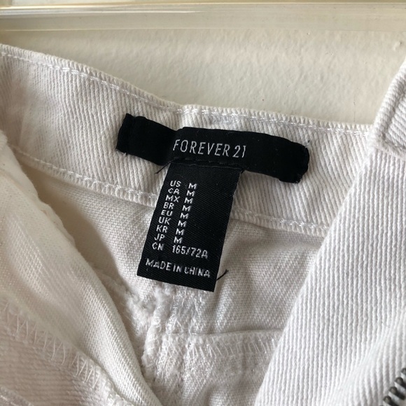 F21 White Floral Appliqué Cutoff Denim Shorts - Picture 3 of 4